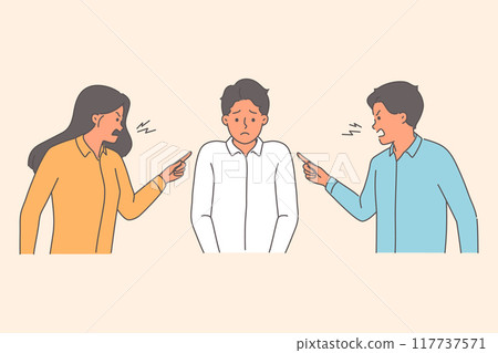 Two bosses scold subordinate who made mistake, and point finger at clerk in need of protection 117737571