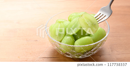 Shine Muscat 117738337