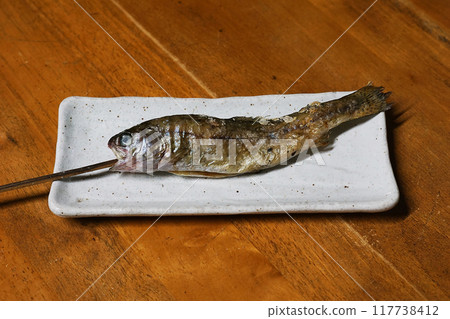 鹽烤虹鱒魚 117738412