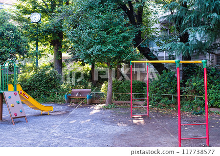 Scenery of the combination playground equipment at Shibuya Ward Uehara Park Scenery of the combination playground equipment at Shibuya Ward Uehara Park 117738577
