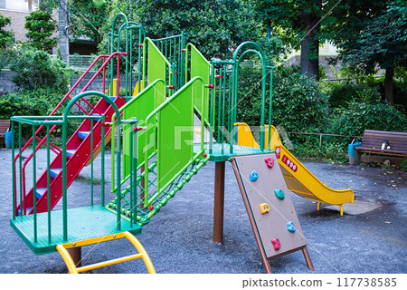 Scenery of the combination playground equipment at Shibuya Ward Uehara Park Scenery of the combination playground equipment at Shibuya Ward Uehara Park 117738585