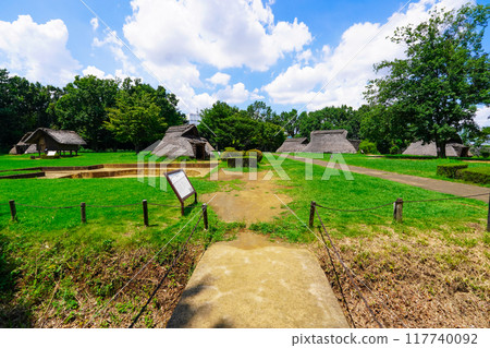 坑式住宅的發掘（橫濱市大塚利勝堂遺址公園） 117740092