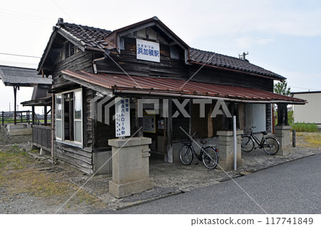Hamakazumi Station (Namekawa City, Toyama Prefecture) 117741849