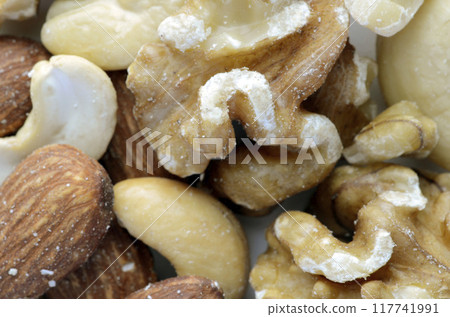 Mixed nuts Mixed nuts 117741991