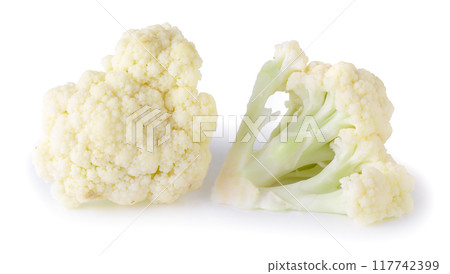 Fresh Cauliflower isolated over a white background 117742399