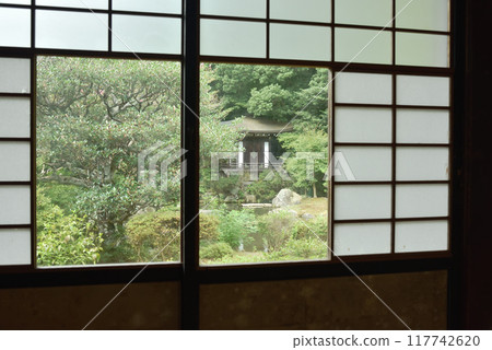 View of Bansuien through the Shoji window, Kannon Hall, Summer View of Bansuien through the Shoji window, Kannon Hall, Summer 117742620