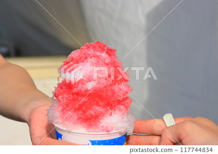 Large serving of shaved ice, cold shaved ice, delicious frappes 117744834