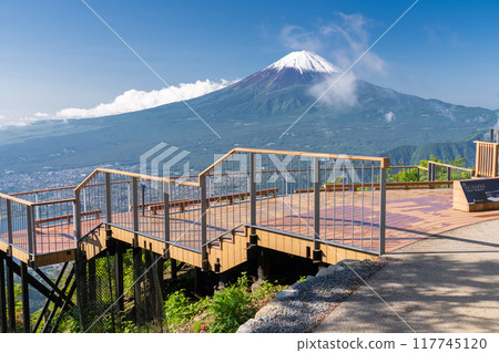 [山梨縣] 俯瞰富士山和河口湖的新道峠 117745120