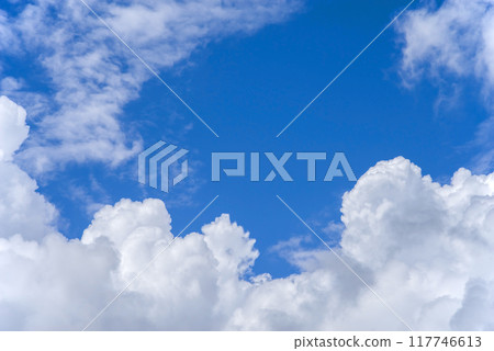 【背景素材】清爽的藍天白雲 117746613