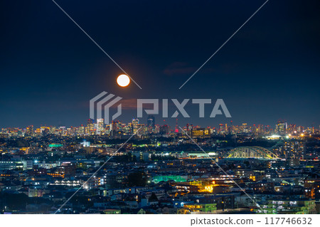 月出從東京澀谷區方向的摩天大樓 117746632