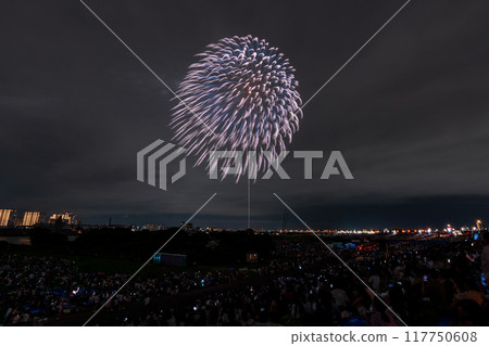 Edogawa (Ichikawa) Fireworks Festival, photographed from Edogawa Ward, Tokyo Edogawa (Ichikawa) Fireworks Festival, photographed from Edogawa Ward, Tokyo 117750608