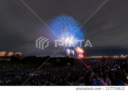 Edogawa (Ichikawa) Fireworks Festival, photographed from Edogawa Ward, Tokyo Edogawa (Ichikawa) Fireworks Festival, photographed from Edogawa Ward, Tokyo 117750612