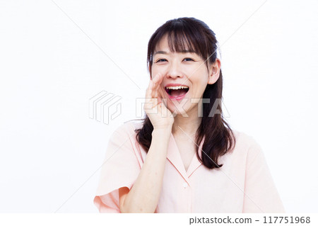 woman calling 117751968