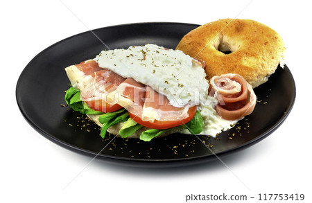 Bagel Smoke Ham with burrata cheese 117753419