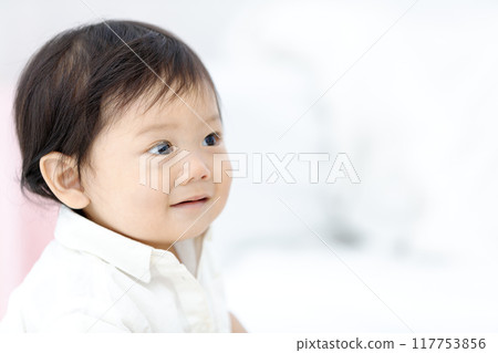 Baby portrait close-up Baby portrait close-up 117753856