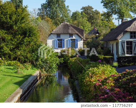 the canals of Giethoorn in the netherlands 117756297