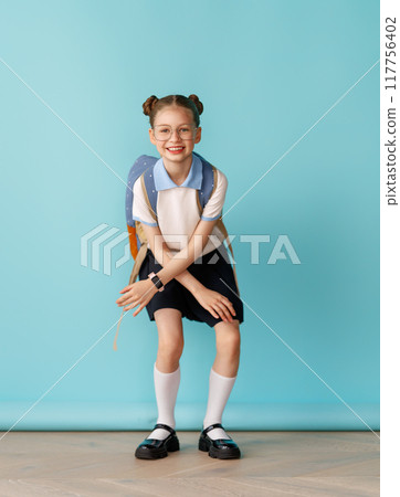 girl is ready to back to school girl is ready to back to school 117756402