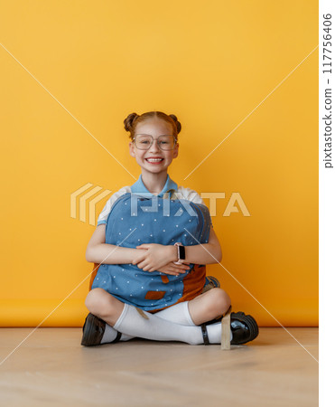 girl is ready to back to school girl is ready to back to school 117756406