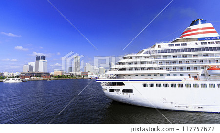 Yokohama Port (Osanbashi Pier) where the luxury liner Asuka II is anchored 117757672