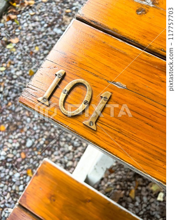 Table number 117757703