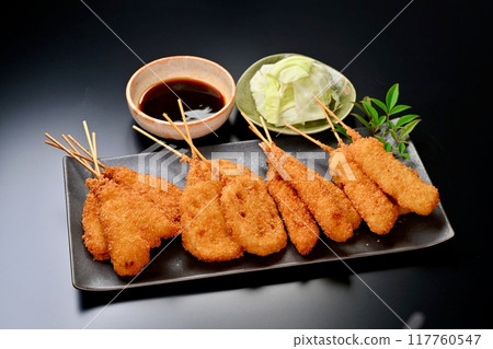 炸串、炸串、炸串、鄉土料理、大阪、接吻、蓮藕、蝦子、魷魚、醬汁 炸串、炸串、炸串、鄉土料理、大阪、接吻、蓮藕、蝦子、魷魚、醬汁 117760547