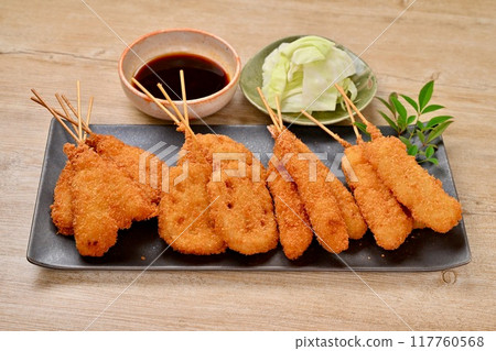 炸串、炸串、炸串、鄉土料理、大阪、接吻、蓮藕、蝦子、魷魚、醬汁 117760568
