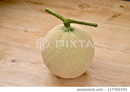 High-quality melons, greenhouse melons, muskmelons, fruits. Greenhouse melons from Shizuoka Prefecture. 117760784