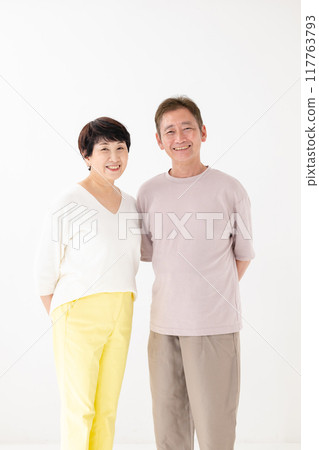 Friends Senior couple Friends Senior couple 117763793