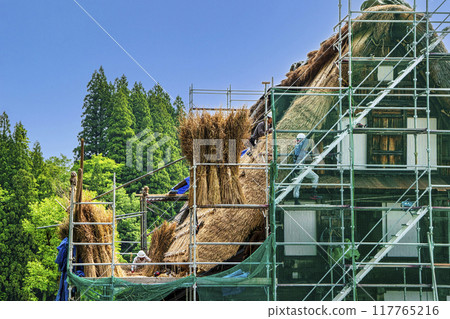 富山縣、五簇山、相倉合掌造村、合掌造旅館雄介、茅草屋頂改建工程、世界遺產 富山縣、五簇山、相倉合掌造村、合掌造旅館雄介、茅草屋頂改建工程、世界遺產 117765216