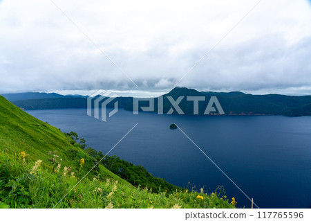 夏季的摩週湖，雲彩鋪滿北海道第三展望台 117765596