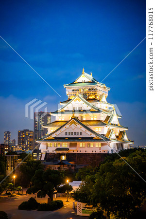 Views of Osaka Castle in evening in Japan  117768015