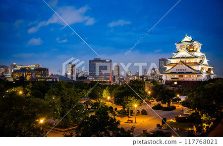 Views of Osaka Castle in evening in Japan  117768021