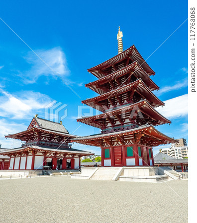 Shitennoji temple in Osaka, Japan 117768068