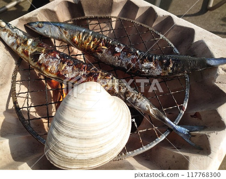 七林烤秋刀魚 117768300