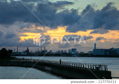 Keihin Canal 117770313