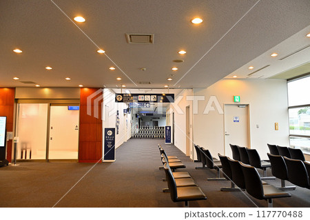 Toyama Airport boarding lounge 117770488