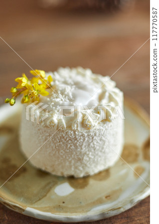 homemake coconut cake 117770587