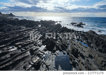 Scenery of the Gyoto Kuromi Coast Site in Muroto UNESCO Global Geopark with the Pacific Ocean horizon in the background Ver3 Scenery of the Gyoto Kuromi Coast Site in Muroto UNESCO Global Geopark with the Pacific Ocean horizon in the background Ver3 117771179