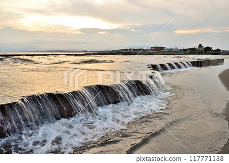 Evening view of the mouth of the Hikiji River in Kugenuma Evening view of the mouth of the Hikiji River in Kugenuma 117771188