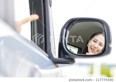 門鏡中倒映出的女人 門鏡中倒映出的女人 117774300