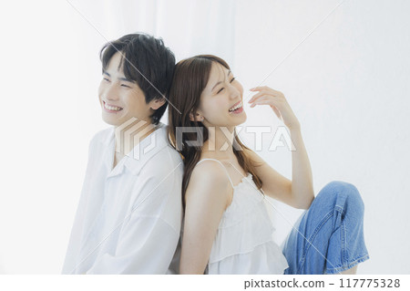 情侶牛仔布連結協調 117775328