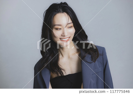 Business woman 117775846
