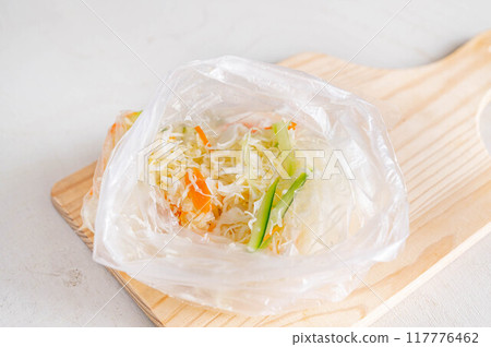 製作涼拌高麗菜 117776462