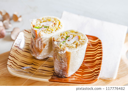 Sara udon roll sandwich 117776482