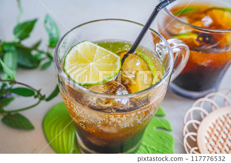 Carbonated Coffee Tonic 117776532