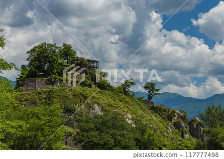 Japan: The observation deck of the castle tower of Naegi Castle, built on a rocky mountain in Nakatsugawa City, Gifu Prefecture 117777498