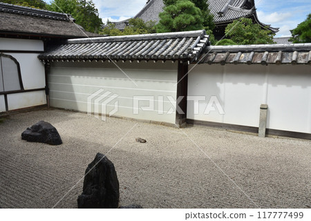 Nanzenji Temple, Kohojo Garden "Joshintei" in summer 117777499