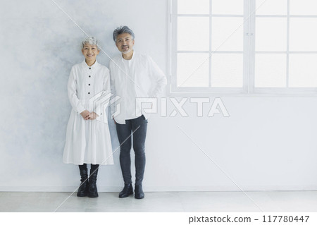 A couple of gray hair 117780447