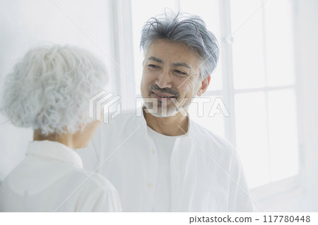 A couple of gray hair 117780448