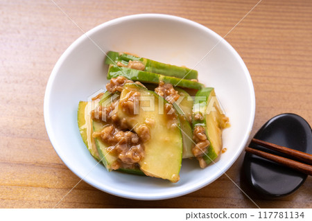 Melon with soy sauce and koji 117781134
